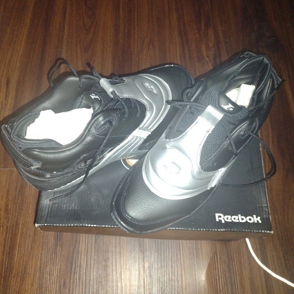 Reebok Allen Iverson Answer V Og's Silver/  Matte Black New with Box - Picture 4 of 4